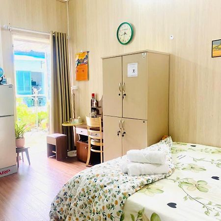 Cozy Homestay With Large Bed, Private Bathroom, Large Balcony Hanoi Exteriör bild
