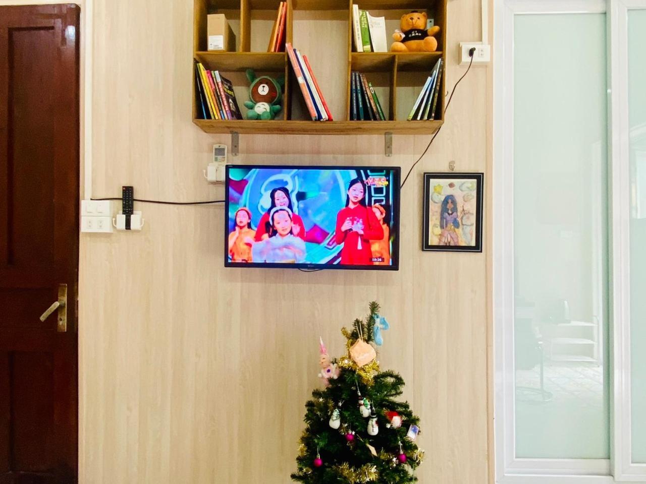 Cozy Homestay With Large Bed, Private Bathroom, Large Balcony Hanoi Exteriör bild