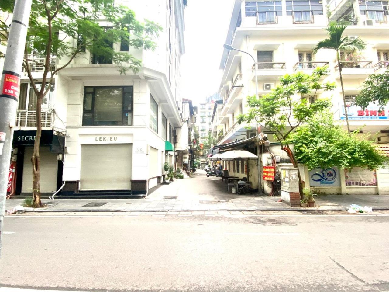 Cozy Homestay With Large Bed, Private Bathroom, Large Balcony Hanoi Exteriör bild