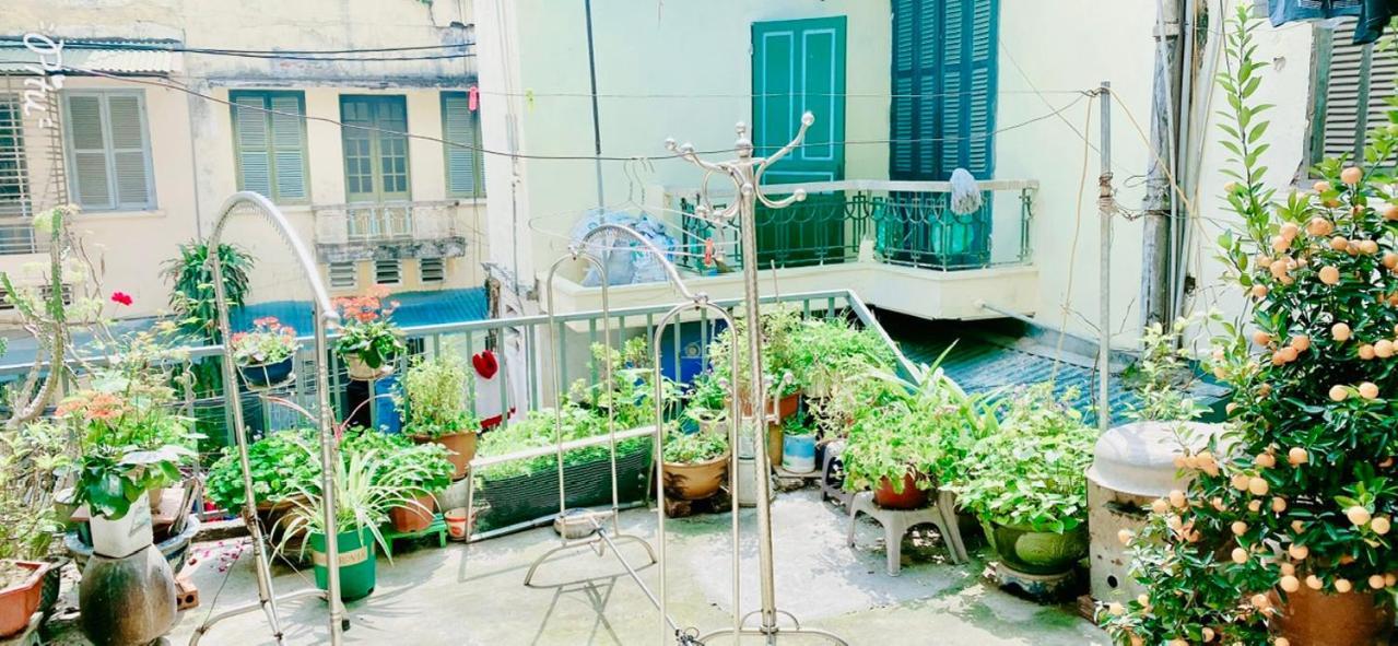 Cozy Homestay With Large Bed, Private Bathroom, Large Balcony Hanoi Exteriör bild